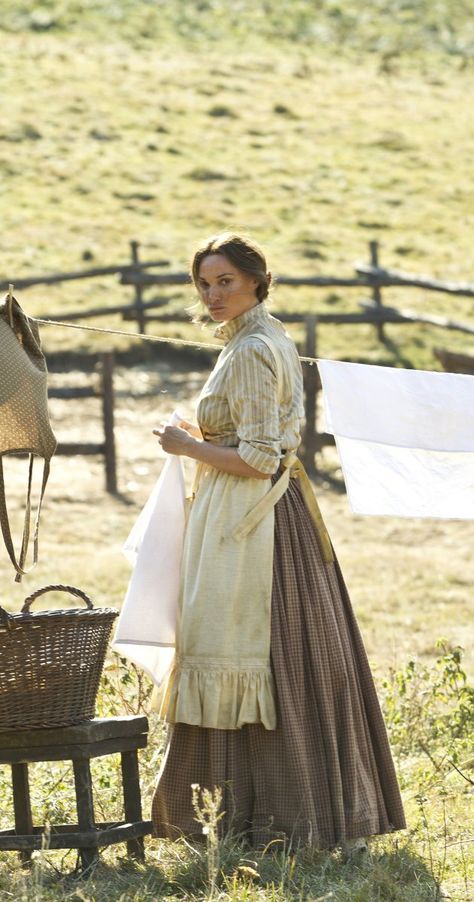 Pictures & Photos from Hatfields & McCoys (TV Mini-Series 2012) Sarah Parish, Pioneer Clothing, Hatfields And Mccoys, Pioneer Life, Into The West, Farmer Wife, Langer Rock, Pioneer Woman, Mode Vintage