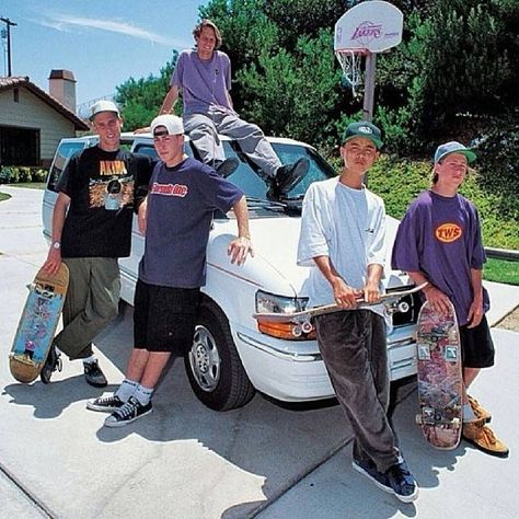 Skate Punk Fashion, 90s Skate Fashion, 2000s Skater, 90s Skater Fashion, Skate Fits, 90s Skater, Skate Punk, 90s Skate, Skate Photos