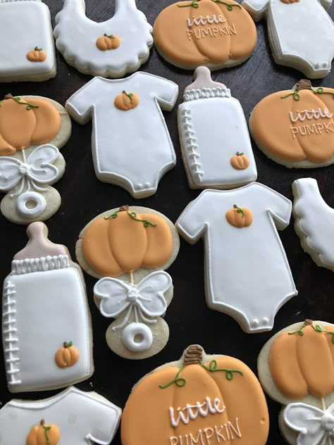 Simple Fall Gender Reveal Ideas, Gender Reveal November, Fall Baby Shower Sugar Cookies, Fall Gender Reveal Cookies, Pumpkin Gender Reveal Cookies, Fall Baby Shower Desserts, What Will Our Pumpkin Be Gender Reveal, Little Pumpkin Baby Shower Cookies, Fall Baby Shower Cookies