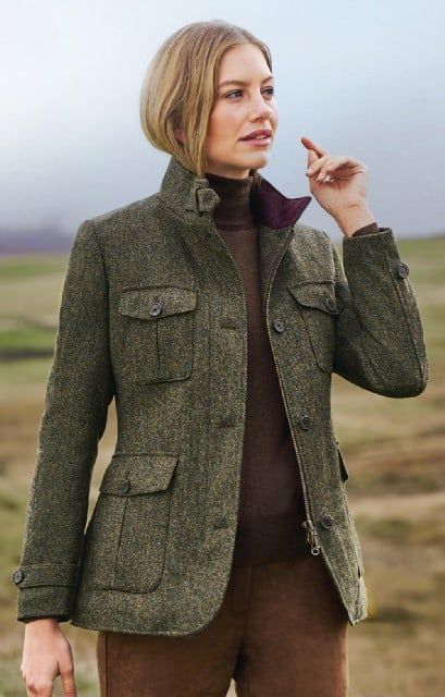 Ladies Tweed Tracker Coat Minimalist Wardrobe Women, Tweed Coats, Tweed Jacket Outfit, Countryside Fashion, Ralph Lauren Womens Clothing, Jacket Outfit Women, Smart Casual Dress, Country Fashion, Tweed Coat