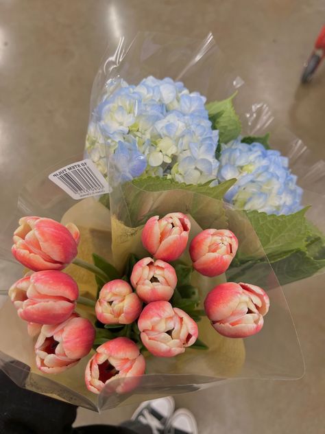 #flowers #bouquet #tulips #pinktulips #hydrangea #flowerstagram #flowers #plants Bouquet Tulips, Pink Tulips, Flowers Plants, Hydrangea, Flowers Bouquet, Tulips, Plants, Flowers