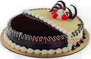 Half Chocolate Half Vanilla Cake Design, Half Chocolate Half Vanilla Cake, Order Cakes Online, Shape Cake, Online Cake Delivery, New Year's Cake, Simple Cake Designs, Order Cake, Simple Cake