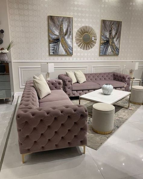 Heavy chesterfield sofa available DM for order #namaslay #namaslaycustomstore #namaslaydecor #namaslaydesigns #namaslayproducts Sofa Scandinavian, Luxury Sofa Living Room, Timeless Sofa, Latest Sofa Designs, Sofa Tamu, تصميم داخلي فاخر, Sofa L, Modern Sofa Living Room, تصميم للمنزل العصري