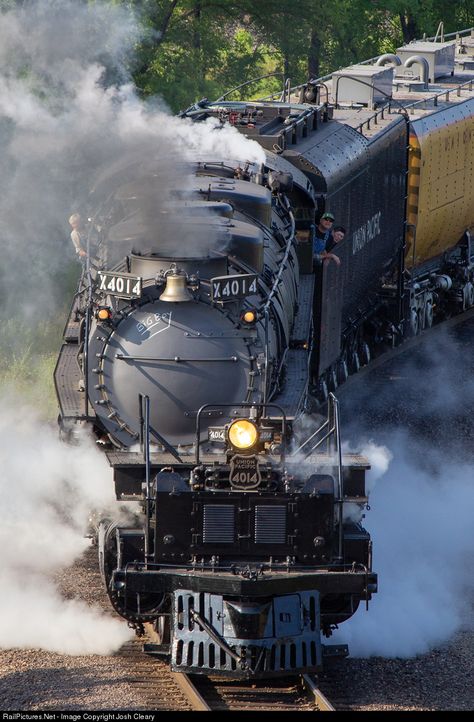 Steam Trains Photography, Union Pacific Train, Old Steam Train, Saint Paul Minnesota, Steam Engine Trains, Scenic Railroads, Railroad Pictures, Union Pacific Railroad, Train Depot