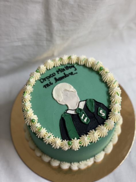 Slytherin Bday Cake, Draco Malfoy Cakes Birthday, Draco Malfoy Cake, Pasteles Harry Potter, Slytherin Cake Ideas, Slytherin Birthday Cake, Draco Malfoy Birthday, Slytherin Cake, Pastel Harry Potter