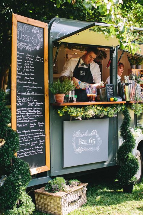 Garden Tipi, Foodtrucks Ideas, Horsebox Bar, Mobile Coffee Cart, Coffee Food Truck, Bar Wedding Reception, Mobile Coffee Shop, Coffee Trailer, Coffee Van