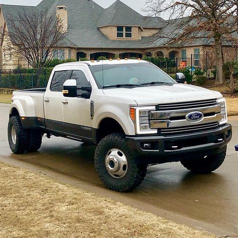 #Leveledon37s @t.barnhart551 @procompusa #liftedf350 #procomp #ford #f350 #dually #f350lifted #stocklife #2018ford #leveled @alumiduty… Ford F350 Super Duty Dually, Ford Dually, F350 Dually, Diesel Pickup Trucks, Dodge Diesel Trucks, Big Ford Trucks, Diesel Trucks Ford, Dodge Diesel, Ford Trucks F150