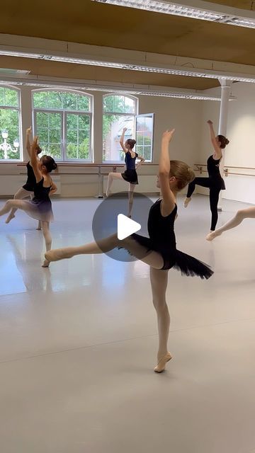 Young dancers learning the first Paquita variation. Ballet Variations, Ballet Videos, Two Dancers, Ballet Competition, Ballet Gif, Ballet Lessons, Ballet Kids, Royal Ballet, The Two