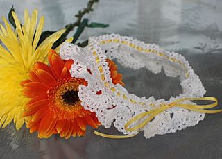 How-to-make-a-wedding-garter_small2 Crochet Garter, Garter Pattern, Wedding Crochet Patterns, Crochet Collar Pattern, Interweave Crochet, Wedding Accessories For Bride, Bridal Garter Lace, Diy Bride, Easy Crochet Patterns Free