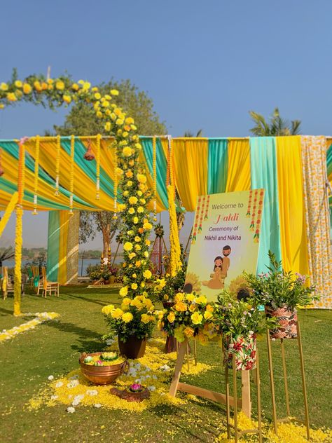 insta@bagwandecor Haldi Entrance, Mehndi Setup, Haldi Decoration Ideas, Hindu Wedding Decorations, Haldi Ceremony Decorations, Brides Mate, Haldi Decoration, Haldi Decor, Entrance Ideas