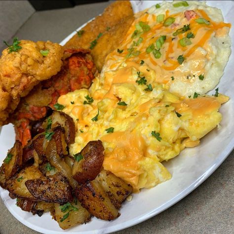 Fried Fish And Grits, Fish And Grits, Fried Lobster Tail, Grits Breakfast, Fried Lobster, Digital Cookbook, Cheesy Grits, Lobster Tail, Soul Food Dinner