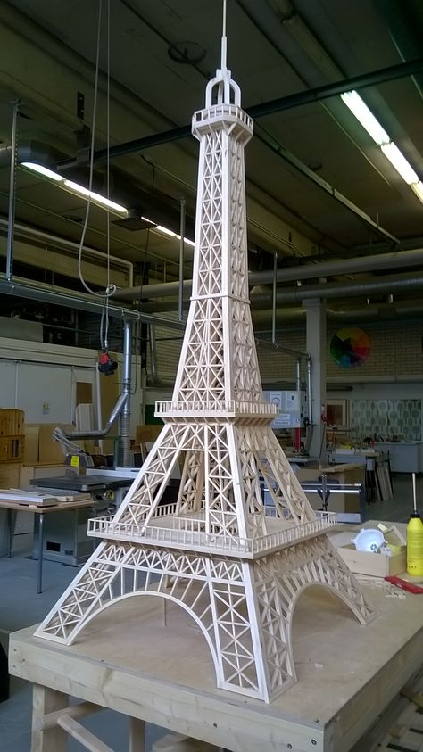 Eiffel Tower Drawing, Tower Models, Architecture Model Making, 3d Laser, Doodle Sketch, Easy Paper Crafts, Model Ships, Model Making, School Projects