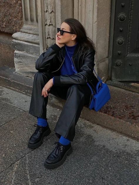 Black Outfit With Colored Shoes, Blue Top Winter Outfit, All Black Outfit Colorful Accessories, Black Outfit Pop Of Color, Black Pop Of Color Outfit, Coloured Socks Outfit, Edgy Outfits With Color, Bright Socks Outfit, Colourful Socks Outfits