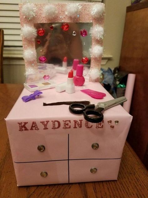 Valentine Box Unicorn, Valentines Box Ideas, Diy Valentine's Box, Girls Valentines Boxes, Diy Valentines Box, Valentine Boxes For School, Vanity Pink, Kids Valentine Boxes, Valentine Card Box