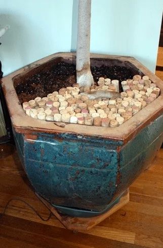 Diy Corks, Upcycled Wine Corks, Cork Planters, Fire Starters Diy, Wine Cork Projects, Fish Farm, Home Wet Bar, Cork Crafts Diy, Wine Cork Diy Crafts