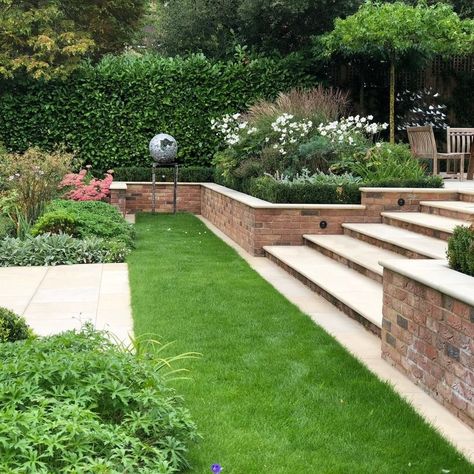 London Stone on Instagram: “😍 This stunning scheme comes from Amanda Broughton Garden Design & Armstrong Landscapes. 🤩 Featuring our Beige Smooth Sandstone Paving…” Brick Steps Garden, Steep Garden Ideas, 2 Level Garden Ideas, Steps In Garden, Garden Steps On A Slope, Garden Steps Ideas, Landscaping Steps, Retaining Wall Garden, Natural Stone Paving