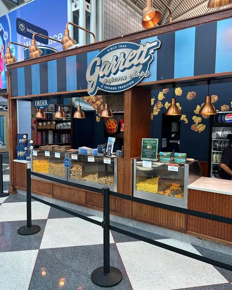 Gotta get my favorite Chicago popcorn before I leave GARRETT!!! Garrett Popcorn Chicago, Chicago Popcorn, Garrett Popcorn, Popcorn, Corn, My Favorite, Chicago, Chef, Travel