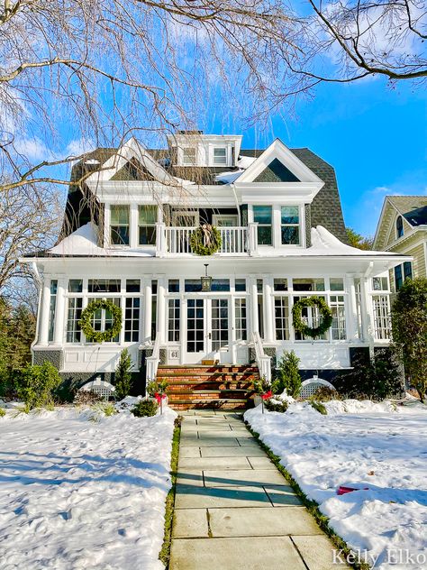 Love this old house with enclosed front porch kellyelko.com House With Sunroom Exterior, Porche Mom, Front Sunroom, Enclosed Front Porch, Enclosed Front Porches, Antique Homes, Front Porch Addition, Harvey House, Porch Enclosures