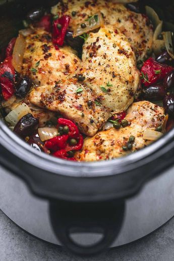 Slow Cooker Mediterranean Chicken | lecremedelacrumb.com Mediterranean Chicken Breast Recipes, Slow Cooker Mediterranean Chicken, Mediterranean Chicken Breast, Slow Cooker Kip, Slow Cooker Mediterranean, Recipe Teacher, Dressing Casserole, Mediterranean Chicken Recipes, Mediterranean Diet Recipes Dinners