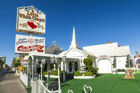 Crash an Elvis wedding in Vegas! - Blogger at Large Wedding Chapel Las Vegas, Las Vegas Images, Las Vegas Pictures, White Wedding Chapel, Elvis Wedding, Las Vegas Wedding Venue, Wedding Window, Vegas Wedding Chapel, Las Vegas Wedding Chapel