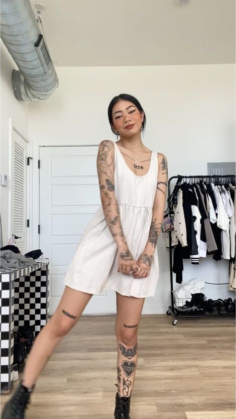 Oversized White Graphic Tee Outfit, Megmurayama Outfits, Afends Dress, Big Shirt Outfits, Edgy Outfits Summer, Nonbinary Fashion, 2016 Tumblr Outfits, Big Thief, Edgy Fits