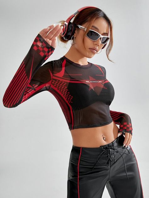 Tech Inspired Fashion, Black Futuristic Fashion, Female Rave Outfits, Women Cyberpunk Fashion, Bikercore Outfit, Berghain Outfit Women, Edgy Tomboy Fashion, Racer Clothes, Black And White Street Style