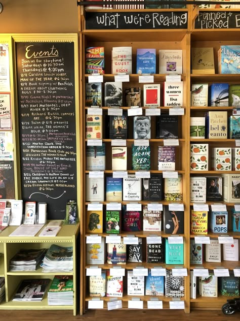 Bookstore Checkout Counter, Light Academia Bookstore, Book Display Table, Bookstore Coffee Shop Aesthetic, Bookstore Event Ideas, Bookstore Cafe Ideas, Bookstore Furniture, Bookstore Lighting, Bookstore Cafes