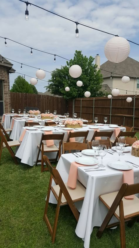 Party Set Up Ideas Layout, Small Backyard Party, Party Set Up Ideas, Outdoor Christmas Party, Backyard Engagement Parties, Backyard Dinner, Backyard Dinner Party, Small Backyard Wedding, Wedding Backyard Reception