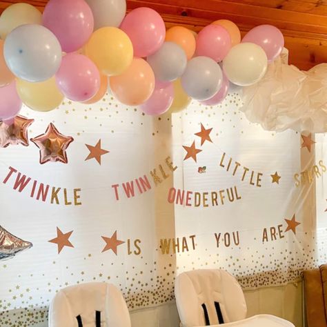 This is a set of 4 banners that read, "twinkle twinkle little star onederful is what you are." Twinkle Twinkle Little Star Birthday 1st, Star First Birthday Party, Sweet First Birthday, First Bday, Twin Birthday Parties, Star Birthday Party, Star Theme, Twins Birthday, Birthday Star