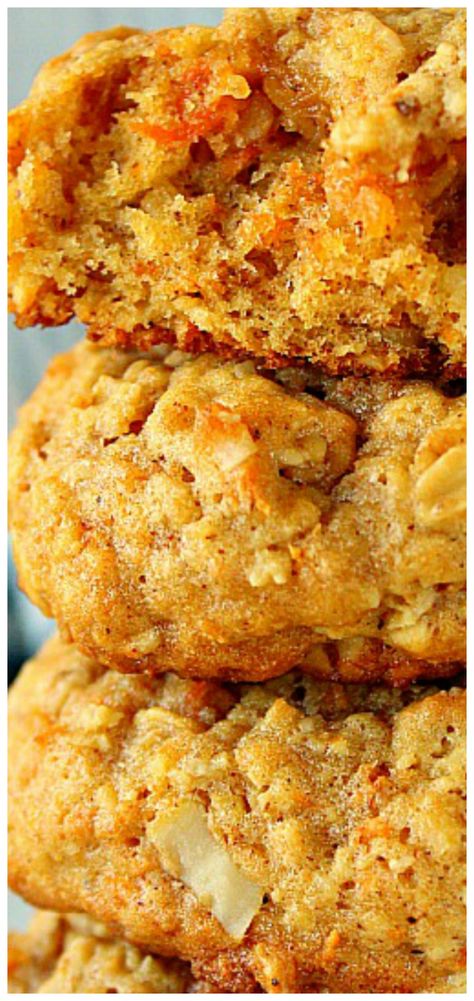 Oatmeal Carrot Cookies ~ Soft, delicious and taste like carrot cake! Oatmeal Carrot Cookies, Cookies Oatmeal, Carrot Cookies, Carrot Cake Cookies, Cookies Soft, Savory Cakes, Salty Cake, Carrot Recipes, Soft Cookie