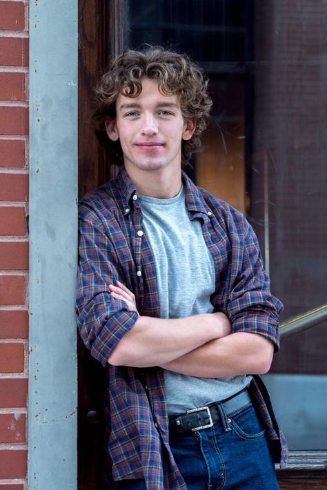 Senior guy standing and leaning in doorway at Laclede's Landing in downtown St. Louis, Missouri. Photograph by Amanda Photography. #stlouisseniorpictures #stlseniorphotographer #stlouisseniorphotographer #seniorguyoutfit Leaning In Doorway Pose, Standing In Doorway Pose, Guy Leaning Against Door Frame, Senior Guys Photography, Senior Picture Outfits For Guys, Mens Senior Pictures, Boy Senior Pictures, Guy Standing, Senior Pictures Locations