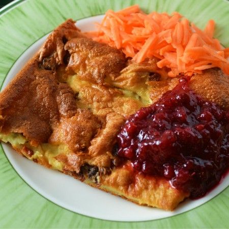 Oven Pancake, Swedish Pancakes, Oven Pancakes, Scandinavian Food, European Cuisine, Swedish Recipes, Cat Pictures, English Food, Culinary Recipes