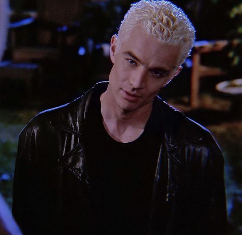 James Marsters Spike, Btvs Spike, Spike Buffy, James Marsters, Buffy Summers, Buffy The Vampire, Fictional Crushes, Aesthetic Guys, Buffy The Vampire Slayer