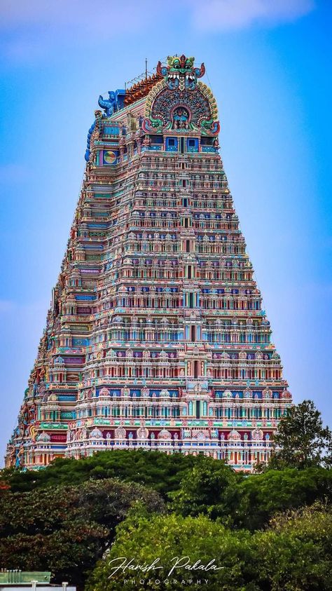 Tirupati balaji Temple. Srirangam Temple Gopuram, கோபுரம் Image, Indian Buildings Architecture, Indian Temple Aesthetic, Har Har Mahadev Quotes, Madurai Temple, Tirupati Balaji Temple, Lord Shiva Quotes, Murugan Temple