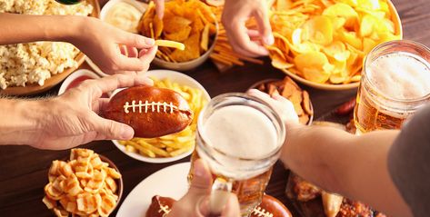 Beer and Snack Pairings for Your 2020 Super Bowl Party - Kegerator.com Recipes Potluck, Snack Pairings, Potluck Appetizers, Best Superbowl Food, Mini Sliders, Chili Lime Seasoning, Food Game, Super Recipes, Bowl Party Food