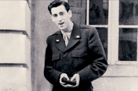 25 Photos of Famous Authors in Uniform Jd Salinger, Holden Caulfield, Read Letters, Deep South, Writers And Poets, Writing Career, The Orator, Famous Authors, Love My Boyfriend