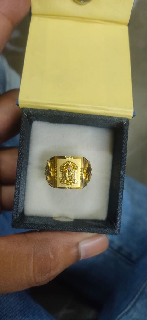 5 grams Latest Gold Ring Designs, Gold Pendants For Men, Venkateswara Swamy, Mens Ring Designs, Gold Finger Rings, Gold Pendants, Desi Fashion Casual, Gold Jewelry Stores, Mens Gold Rings