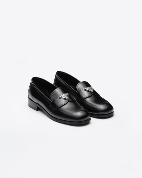 Prada Runway, Prada Loafers, Leather Loafers Women, Loafers Women, Turning 30, 30 Outfits, Loafer Shoes Women, Mens Travel, Penny Loafer