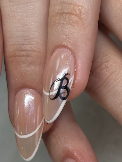 Initial Nails B💞 Nail Initials Design French Tip, J Initials On Nails, Initial Nails Stiletto, Initial B Nails, Halloween Nails With Initial, Initial Nails B, Nails With Intials, Nails With B Initial, D Initial Nails