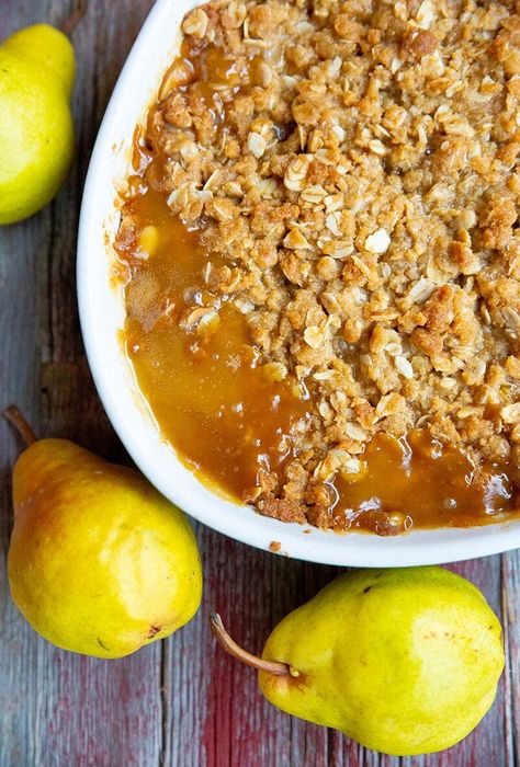 Pear Crisp Recipe, Pear Dessert Recipes, Oatmeal Crisp, Pear Crisp, Caramel Pears, Oatmeal Toppings, Canned Pears, Pear Dessert, Cooking Oatmeal