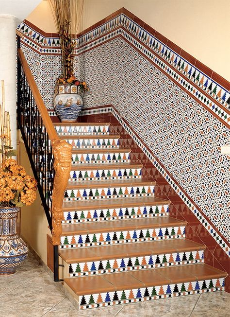 Andalusian Decor, Stairs Tiles Design, Andalusian Architecture, Colonial Home Decor, Spain House, Stairs To Heaven, Tile Stairs, Spanish Architecture, Casas Coloniales