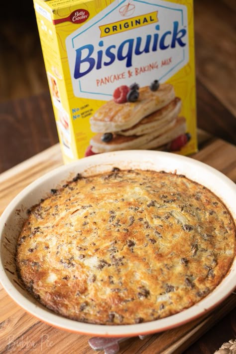 Bisquick Impossible Cheeseburger Pie - BubbaPie Bisquick Recipes Dinner, Bisquick Mix Recipe, Impossibly Easy Cheeseburger Pie, Impossible Cheeseburger Pie, Impossible Cheeseburger, Cheeseburger Pie, Bisquick Recipes, Famous Recipe, Yummy Casseroles