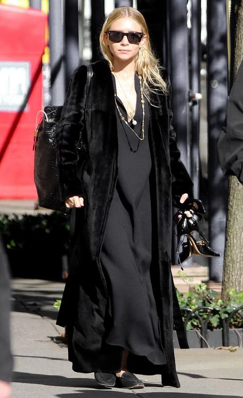 Mary Kate Olsen Style, Ashley Olsen Style, Olsen Fashion, Long Chiffon Dress, Olsen Twins Style, Kate Olsen, Mary Kate Ashley, Twin Outfits, Olsen Twins