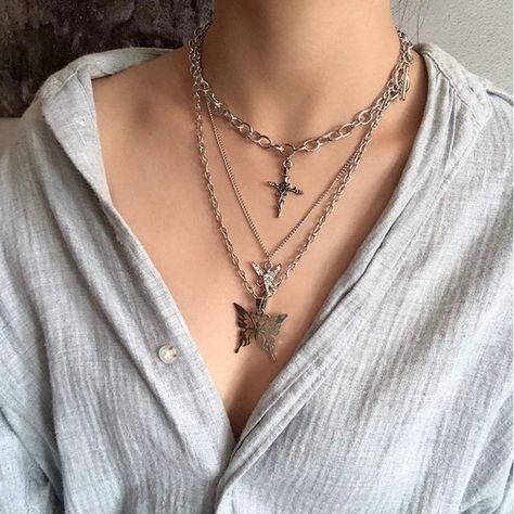 Brand New Silver Goth Necklace Never Worn Y2k Necklace Super Cute Tagged Hot Topic For Exposure From A Boutique Women Choker Necklace, Y2k Necklace, Chunky Choker, Goth Necklace, Witch Necklace, Silver Necklace Set, Fairy Necklace, Chunky Chain Necklaces, Goth Jewelry