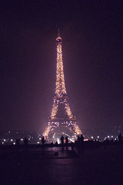 Parisian Life, Tumblr Image, I Want To Travel, Dream City, The Eiffel Tower, Tour Eiffel, Pretty Places, Dream Destinations, City Lights