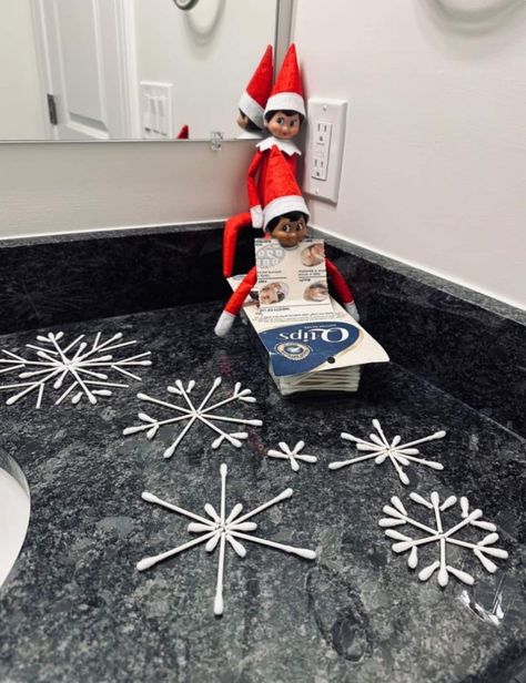 Elf On The Shelf Easy Creative, Elf On The Shelf Ideas For Two Elves Fun, Fun Elf On The Shelf Ideas Creative, Good Elf On The Shelf Ideas Funny, Good Elf On The Shelf Ideas For Kids, Dec 1st Elf On The Shelf, Elf On Shelf Two Elves, Elf Of Shelf Arrival Ideas, Bring Back Elf On The Shelf Ideas