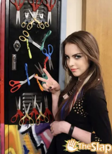 Jade And Beck, Victorious Nickelodeon, Liz Gilles, Victorious Cast, Lgbt Memes, Jade West, Liz Gillies, Elizabeth Gillies, Icarly