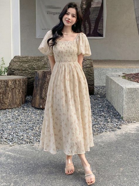 فستان زهري, Simple Frocks, Frock For Women, Modest Dresses Casual, Trendy Dress Outfits, Modest Clothing, Frock Design, Modest Fashion Outfits, Puffed Sleeves Dress