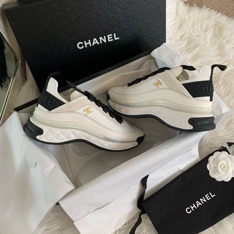 Chanel Rubber Shoes, Chanel Sneakers Woman, Designer Trainers Womens, Luxury Sneakers Women, Chanel Trainers, Channel Shoes, Sneakers Chanel, Elegant Sneakers, Luxury Brand Shoes