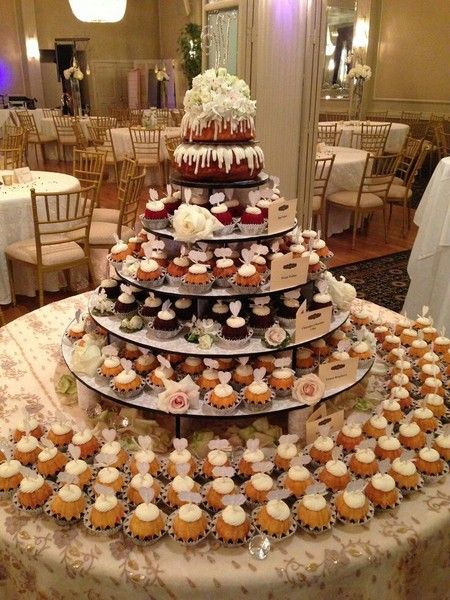 Nothing Bundt Cakes Bundt Cakes Wedding, Nothing Bundt Cakes Wedding, Crazy Wedding Cakes, Wedding Cupcake Display, Wedding Cake Display, Nothing Bundt, Mini Wedding Cakes, Nothing Bundt Cakes, Traditional Wedding Cakes